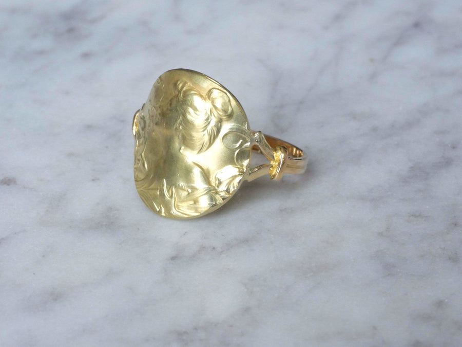 大きなアールヌーボーの女性用プレートリング - Penelope Gallery