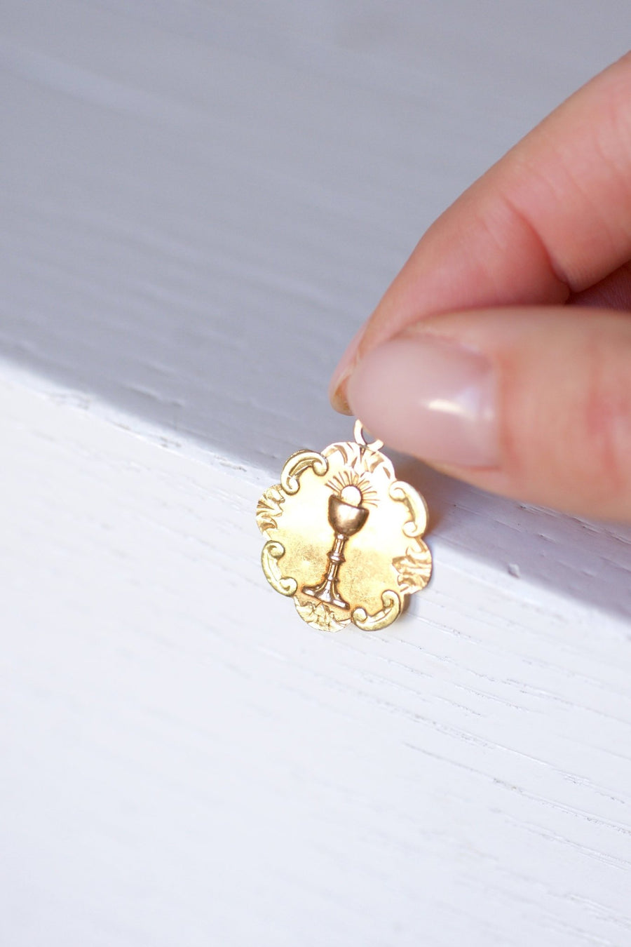 アンティークの聖杯メダル（ローズゴールド） - Penelope Gallery