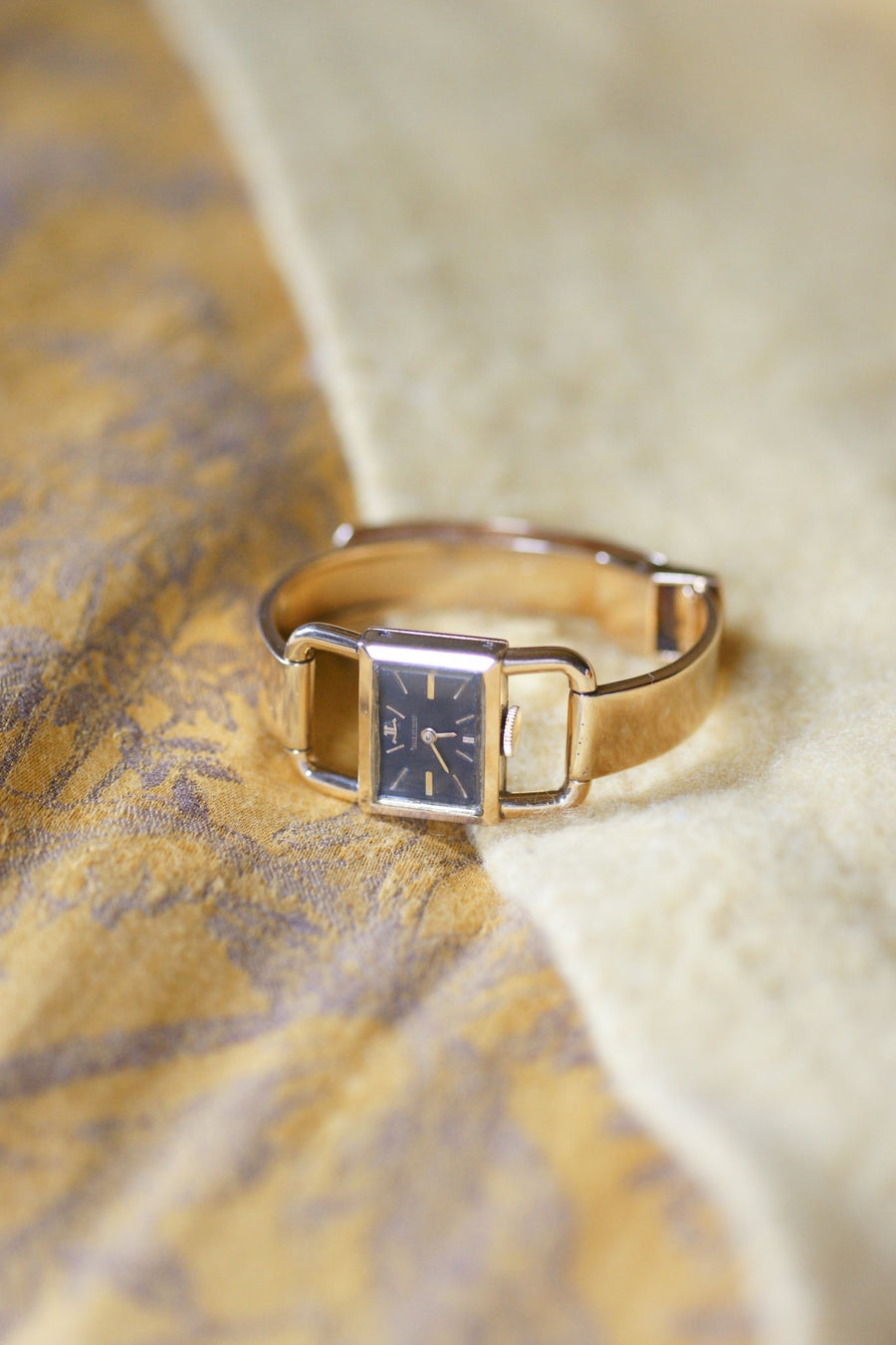 Etrier Jaeger LeCoultre for Hermès Women's all-gold mechanical watch, 1970s - Galerie Pénélope